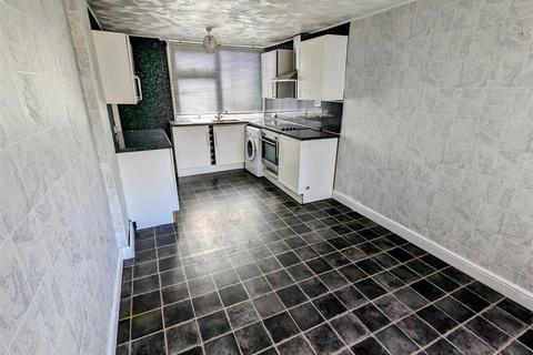 40 Brendon Way, Nuneaton, CV10 8NW