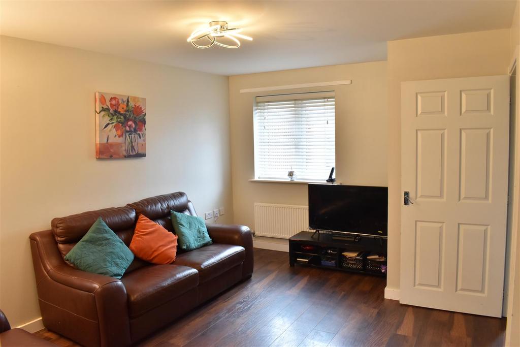 Berry Maud Lane, Shirley, Solihull 3 bed end of terrace house £275,000