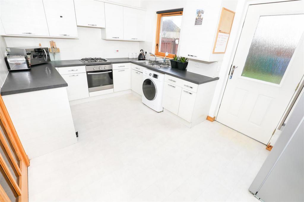 Cameron Drive, Dysart, Kirkcaldy 2 bed terraced house £139,995