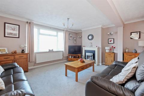 4 bedroom semi-detached house for sale - Ashenden Close, Canterbury