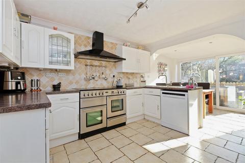 4 bedroom semi-detached house for sale - Ashenden Close, Canterbury
