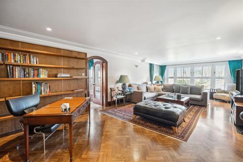 3 bedroom apartment to rent, Palace Green, Kensington, W8