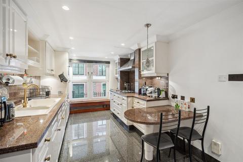 3 bedroom apartment to rent, Palace Green, Kensington, W8