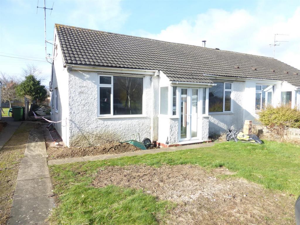 New Road, Offenham, Evesham 3 bed semidetached bungalow £225,000