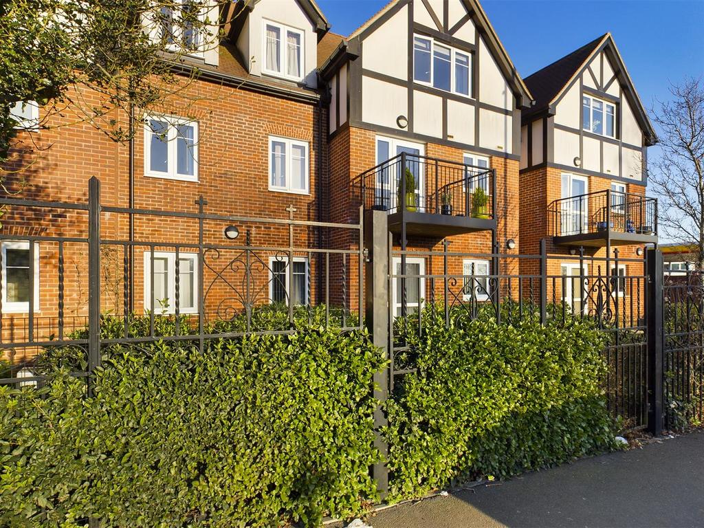 Yew Tree Court, Sanderstead Village 1 bed retirement property for sale