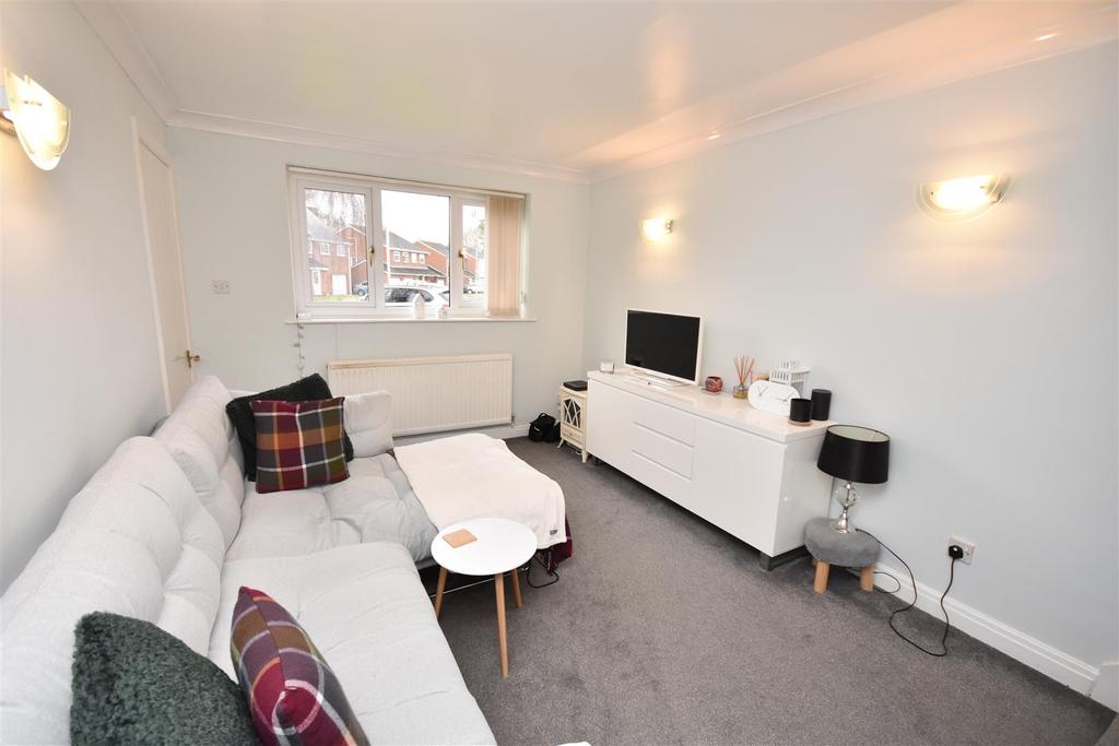 Ashtree Farm Court, Willaston 2 bed end of terrace house £750 pcm (£173 pw)