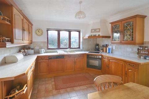 4 bedroom detached bungalow for sale, Golwg Y Twr, Llanarthney, Carmarthen