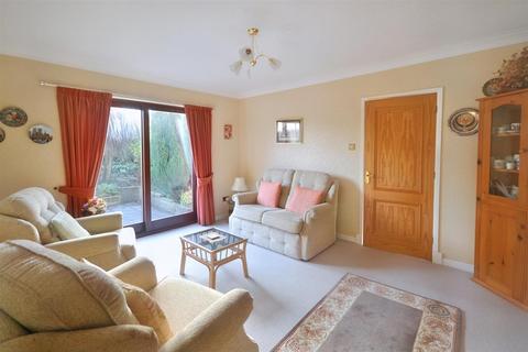 4 bedroom detached bungalow for sale, Golwg Y Twr, Llanarthney, Carmarthen