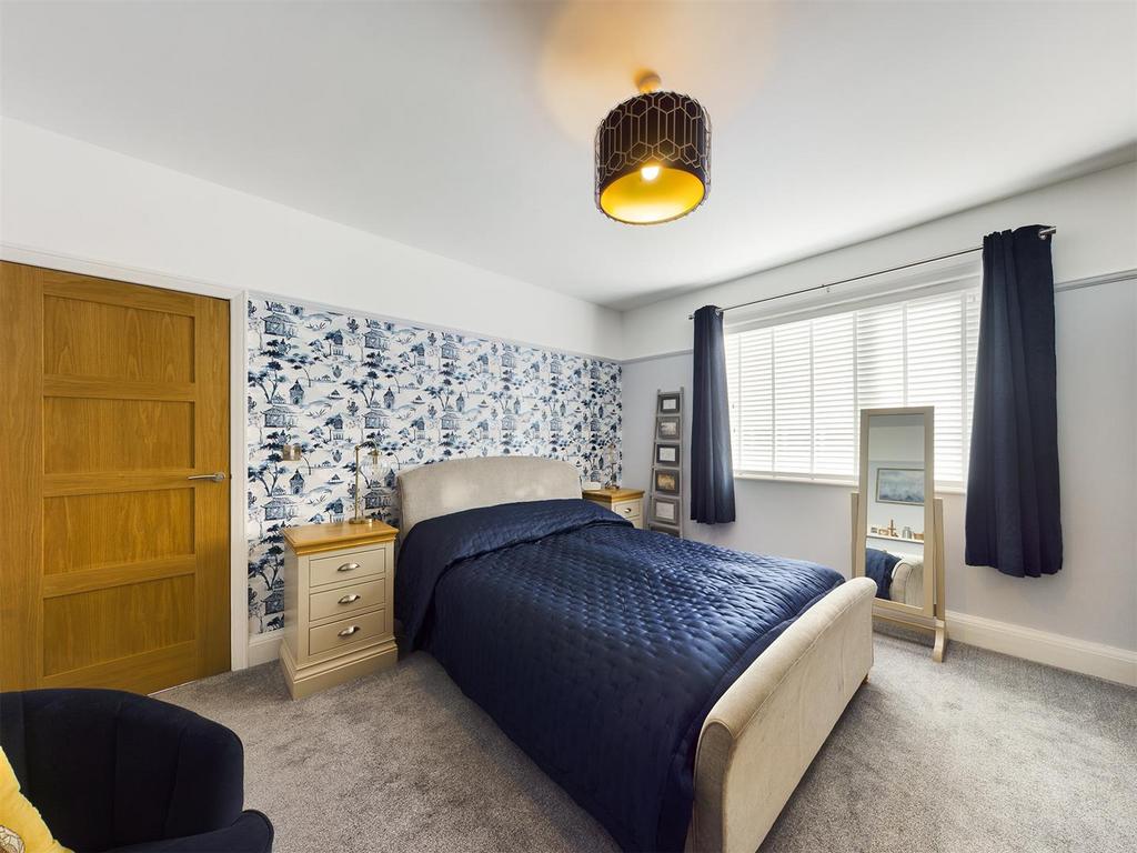 Bedroom: