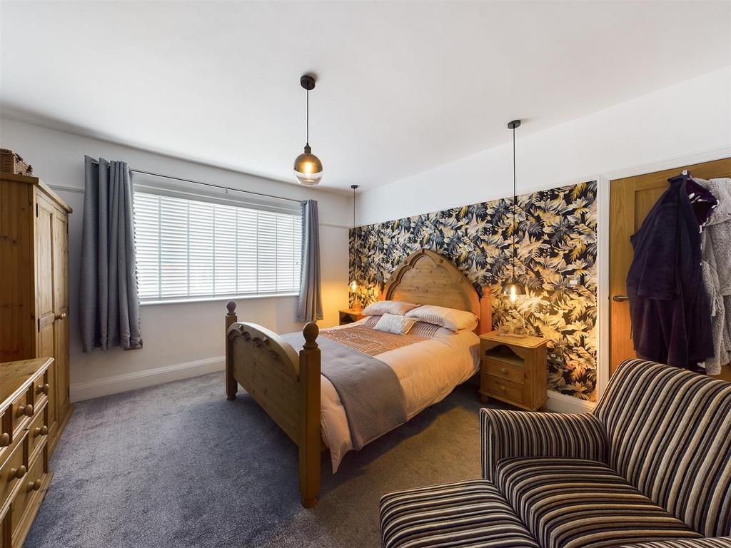 Bedroom: