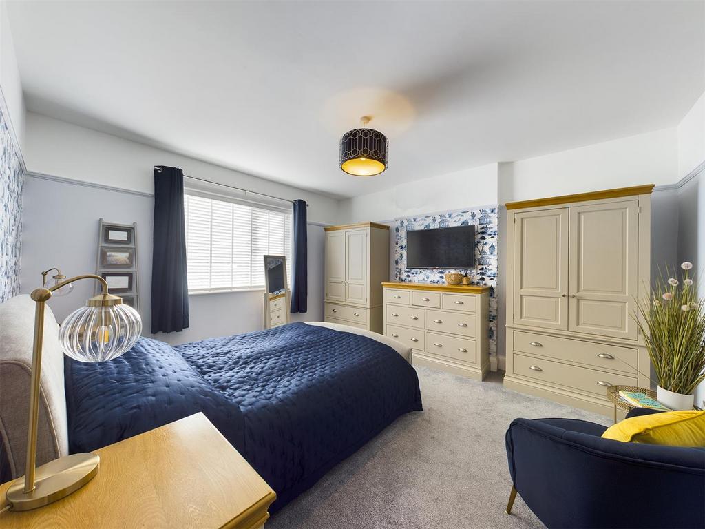 Bedroom: