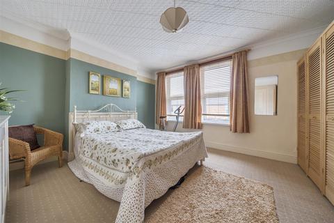27 Bond Road, Ashford, TN23 7UG