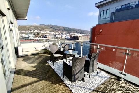 2 bedroom penthouse for sale, South Quay, Kings Road, Marina, Swansea