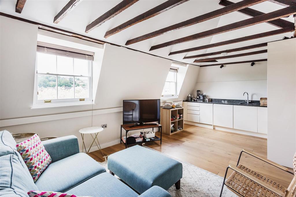 Quarry Street, Guildford 2 bed flat £1,850 pcm (£427 pw)