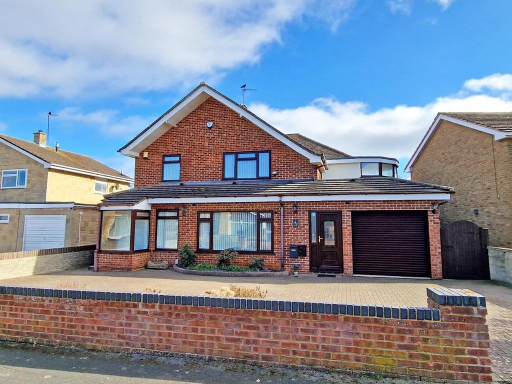 Ashdene Road, Bicester 6 bed house for sale £675,000