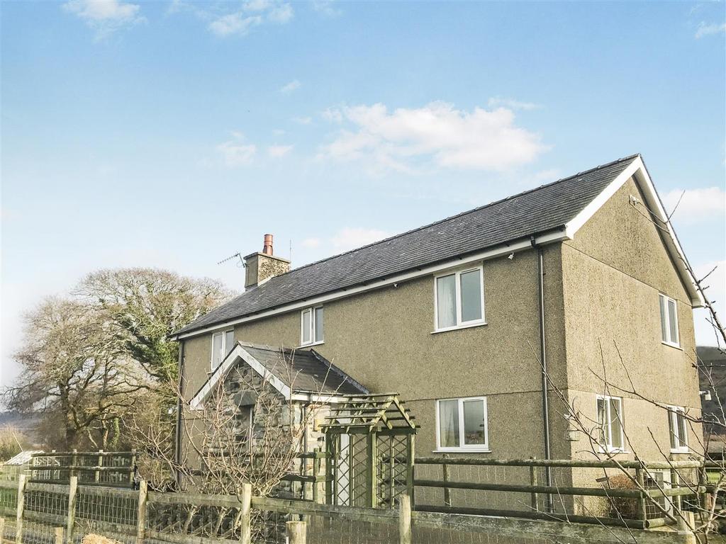 Harlech 4 bed detached house for sale £399,950