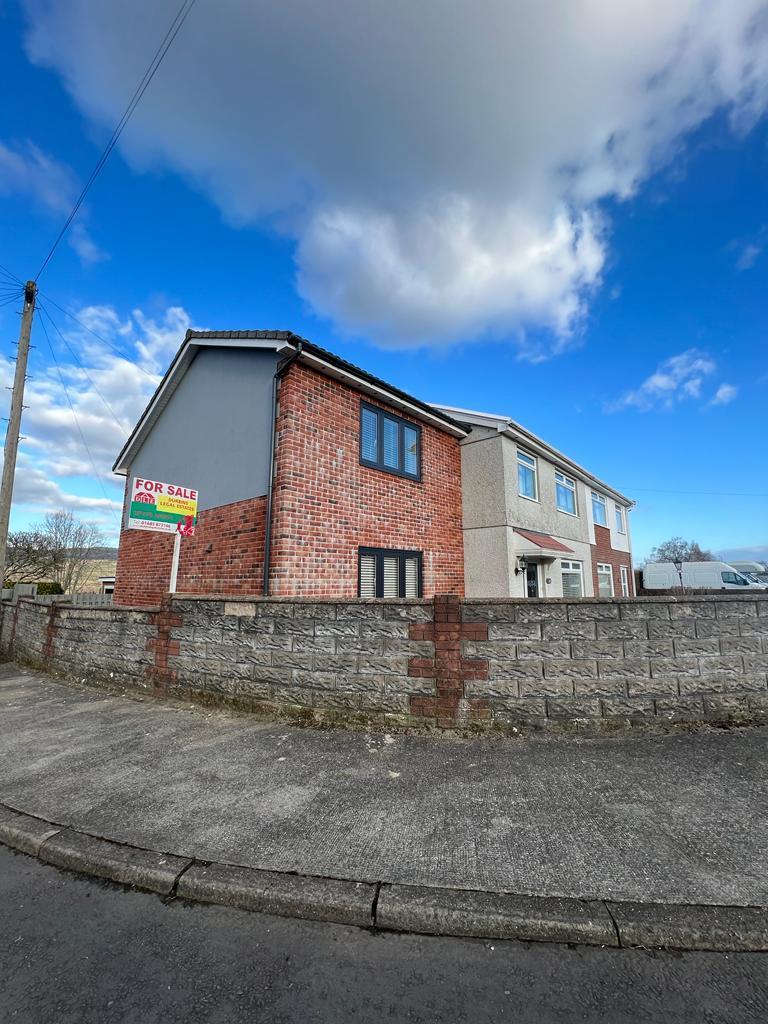 Laurel Close, Cwmdare, Aberdare 4 bed semidetached house for sale £285,000