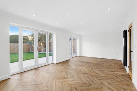 4 bedroom detached house for sale - The Buckleys, Alvechurch, Birmingham, B48 7NF