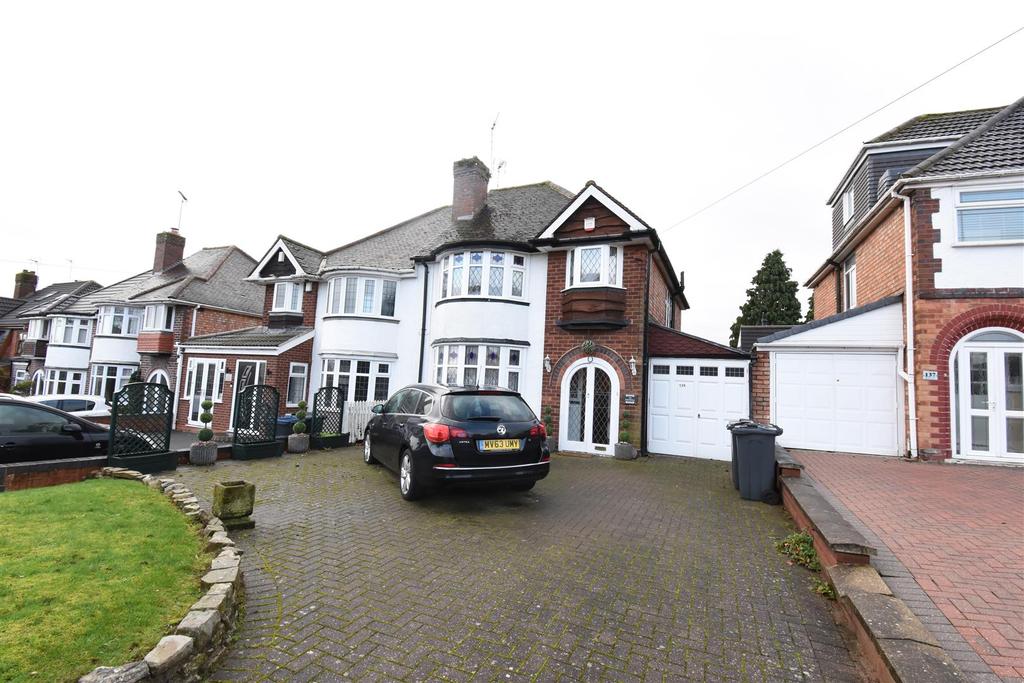 Barrows Lane, Yardley, Birmingham 3 bed semidetached house £300,000