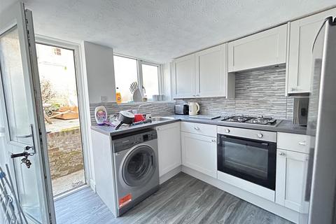 Flat 1, 83 Central Parade, Herne Bay, CT6 5JQ