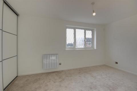 6 Briar Close, Newport, Brough, HU15 2QY
