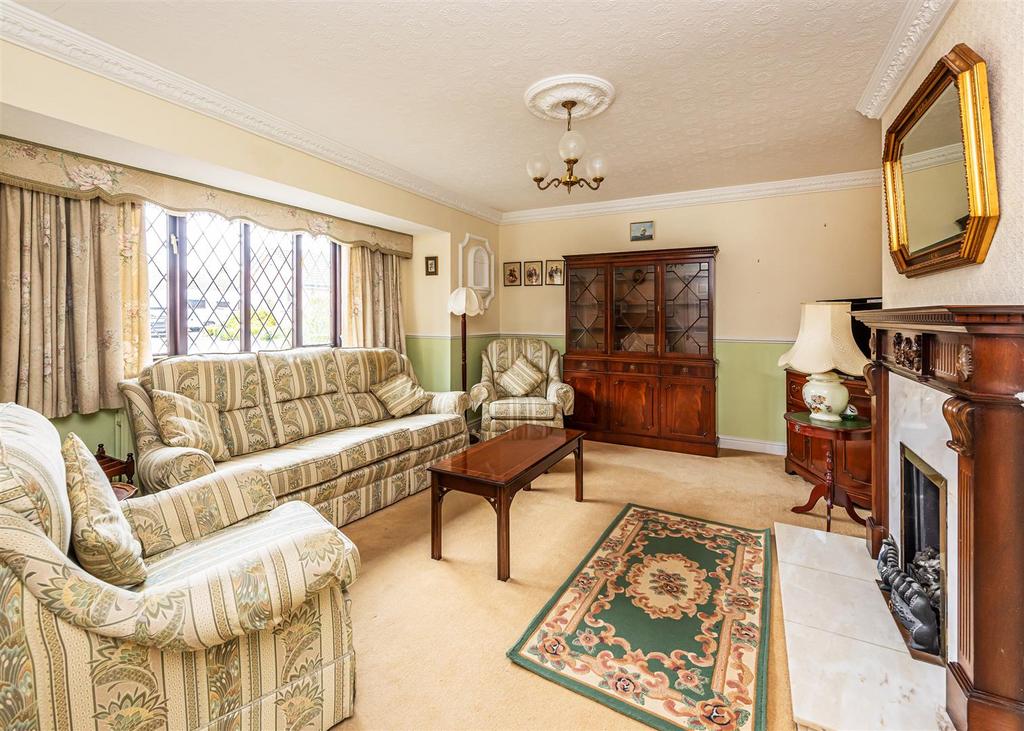 Shadowbrook, 4 Manor Fold, Middle Lane, Oaken 3 bed detached bungalow