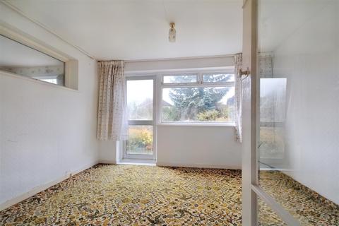 3 bedroom semi-detached house for sale - Fernwood Crescent, Nottingham