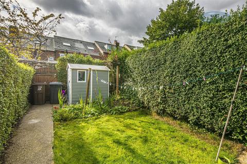 33 Midfield Road, Sheffield, S10 1SU