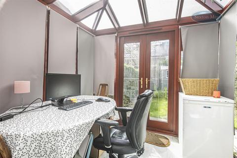 33 Midfield Road, Sheffield, S10 1SU