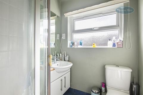 33 Midfield Road, Sheffield, S10 1SU