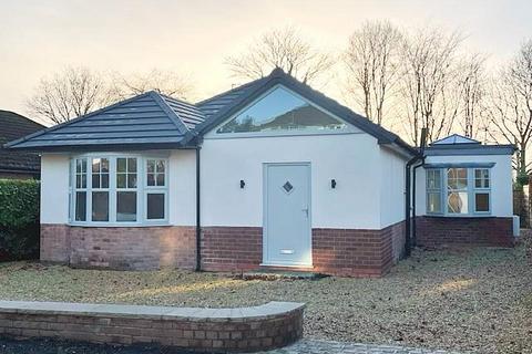 2 bedroom detached bungalow for sale - Stanneylands Drive, Wilmslow