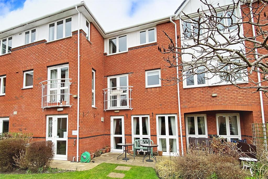 Bedford Drive, Timperley, Altrincham 1 bed retirement property £150,000