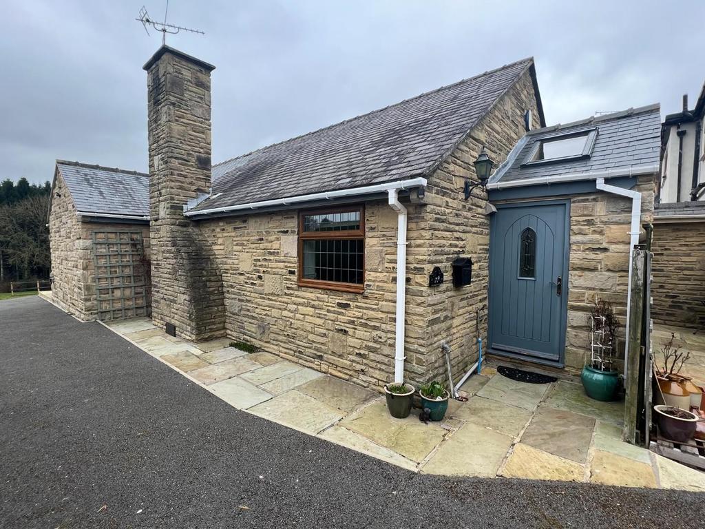 Nethermoor Road, Wingerworth... 2 bed detached bungalow £850 pcm (£