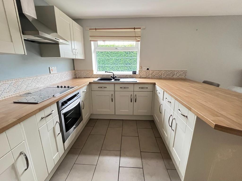 Nethermoor Road, Wingerworth... 2 bed detached bungalow £850 pcm (£