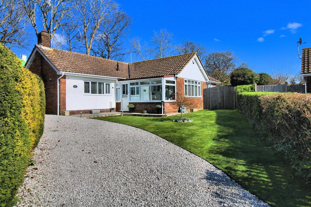 Richington Way, Seaford 2 bed detached bungalow £595,000