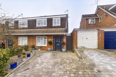 6 Quail Gardens, South Croydon, CR2 8TF