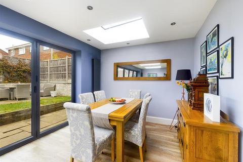 6 Quail Gardens, South Croydon, CR2 8TF