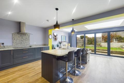 6 Quail Gardens, South Croydon, CR2 8TF