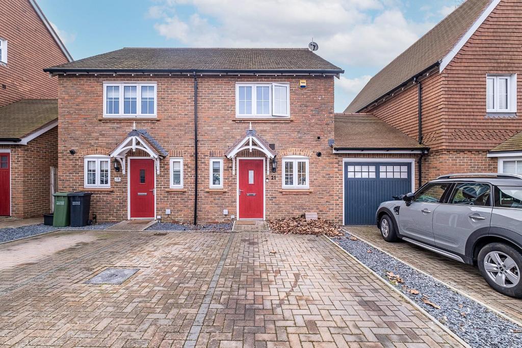 Hayton Crescent, Tadworth 2 bed semidetached house £435,000