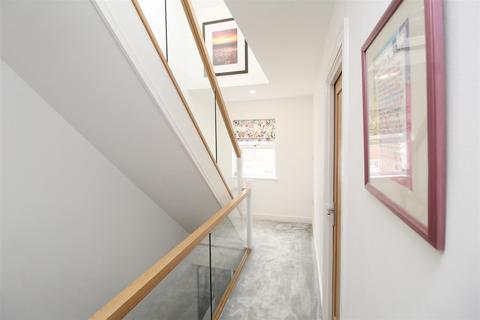 20 Kendall Place, Medbourne, Milton Keynes, MK5 6LR