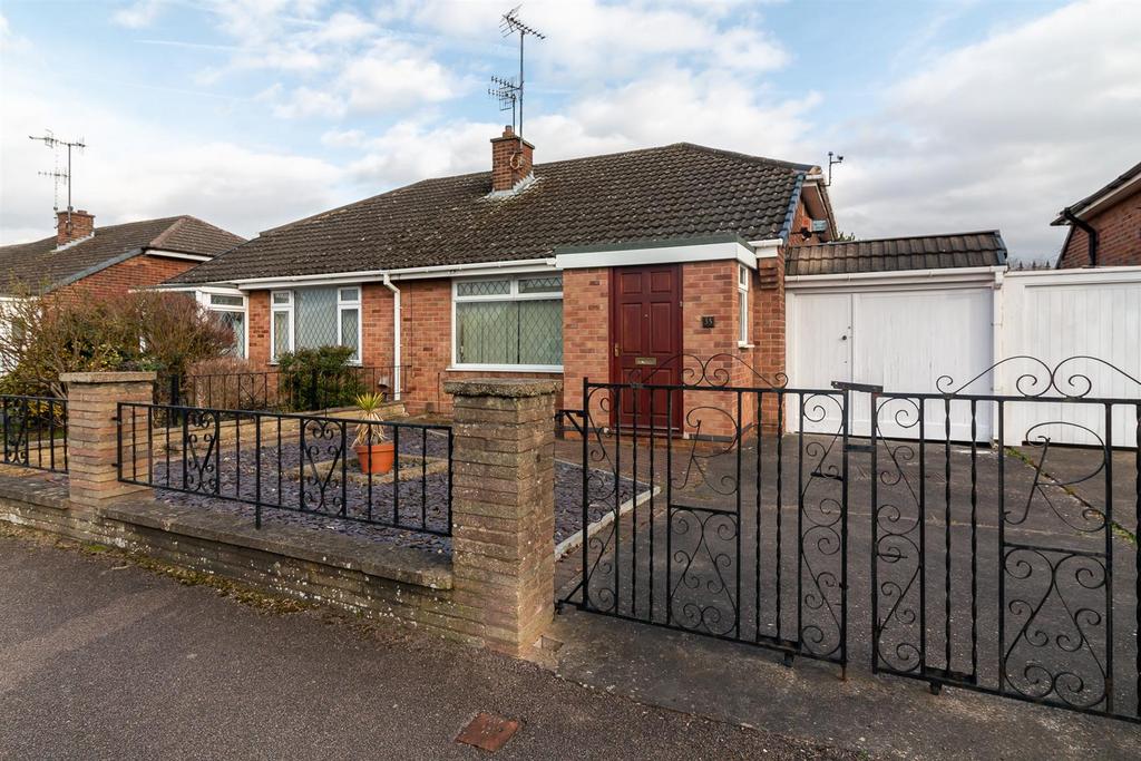 Brookthorpe Way, Silverdale, Nottingham 2 bed semidetached bungalow