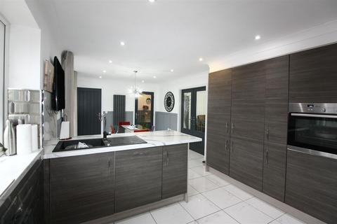 1 Ancona Rise, Darfield, Barnsley, S73 9PS