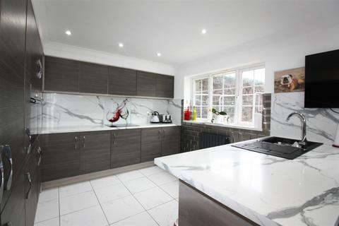 1 Ancona Rise, Darfield, Barnsley, S73 9PS