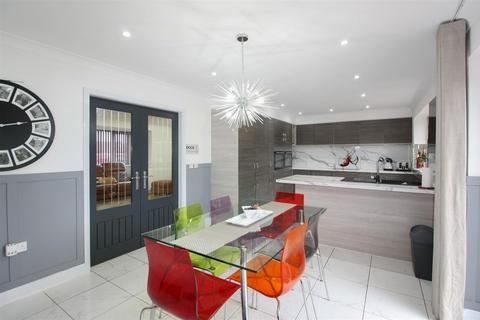 1 Ancona Rise, Darfield, Barnsley, S73 9PS