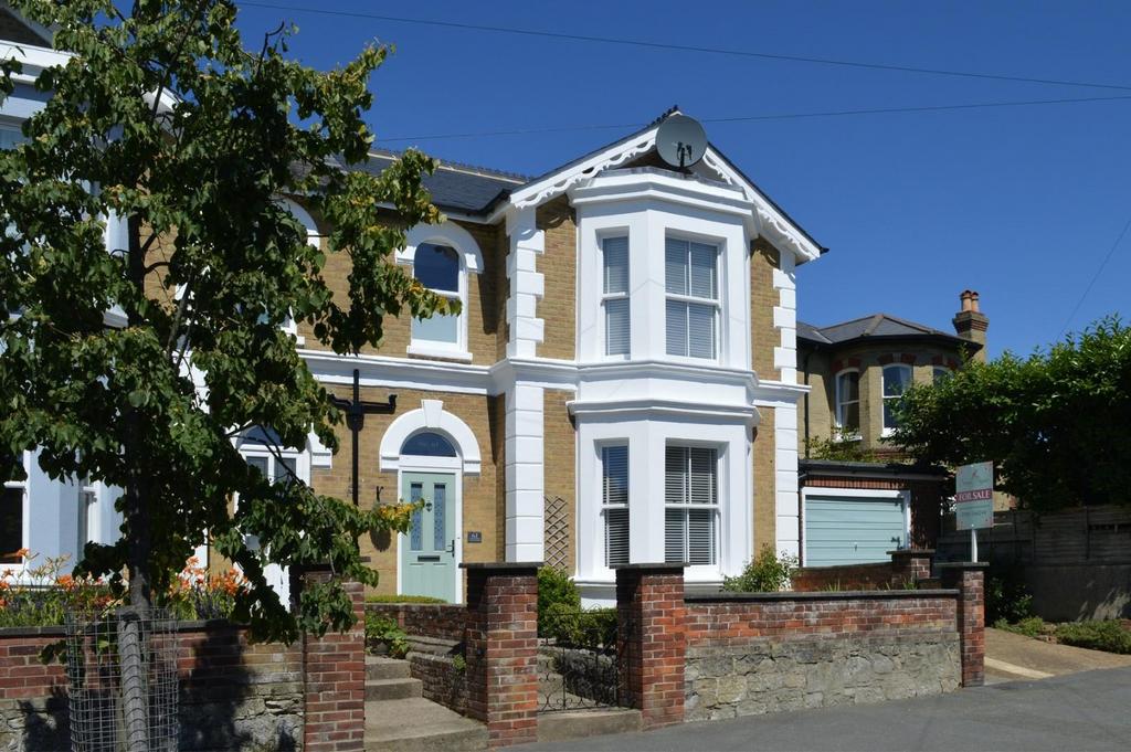 61 Swanmore Road, Ryde 4 bed semidetached house £450,000