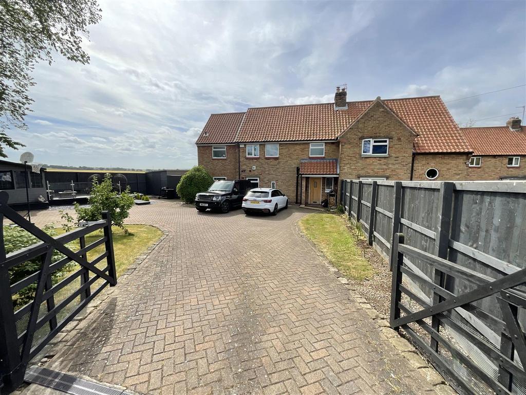 Racecourse Road, Scarborough 4 bed semidetached house for sale £325,000