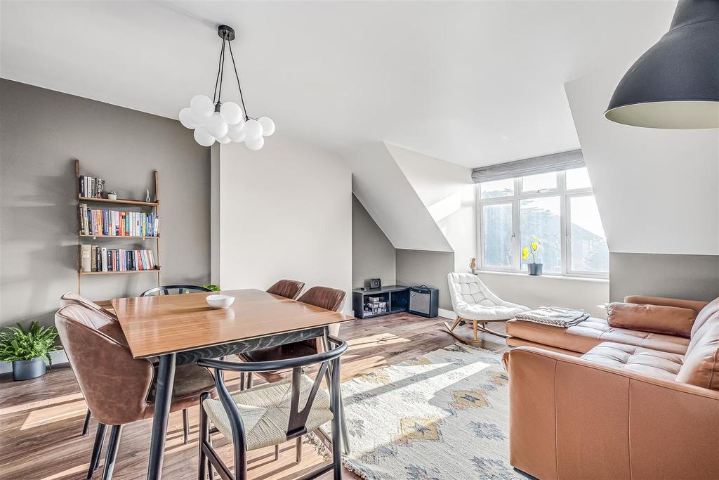 West Hill, Putney 2 bed flat for sale £795,000