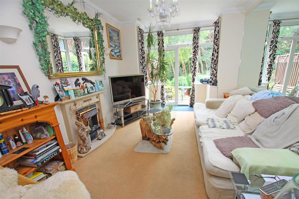 Pine Vale Crescent, Bournemouth 4 bed detached bungalow £425,000