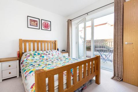 38 Richard Tress Way, London, E3 4SN