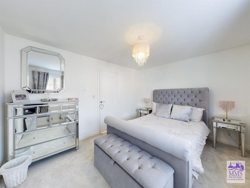 Templars Drive, Strood 3 bed semidetached house £390,000